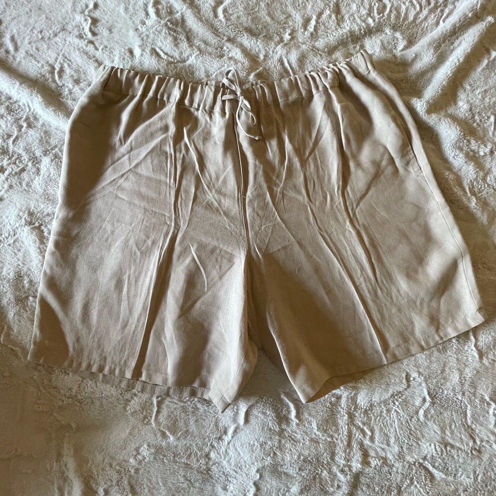 Nicki & Bell XL Women's Tan Linen Shorts